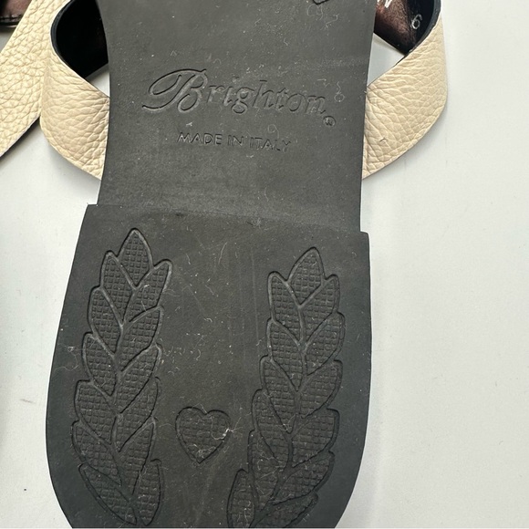 Brighton Black Cream Alice Sandal Thong Leather Womens Sz 9M Silver Medallion - Picture 9 of 9